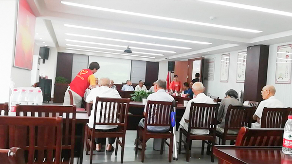 旭瑞網業(yè)領導慰問社區(qū)老人